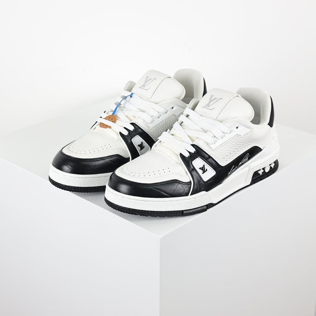 Louis Vuitton LV Trainer Sneaker - White & Black
