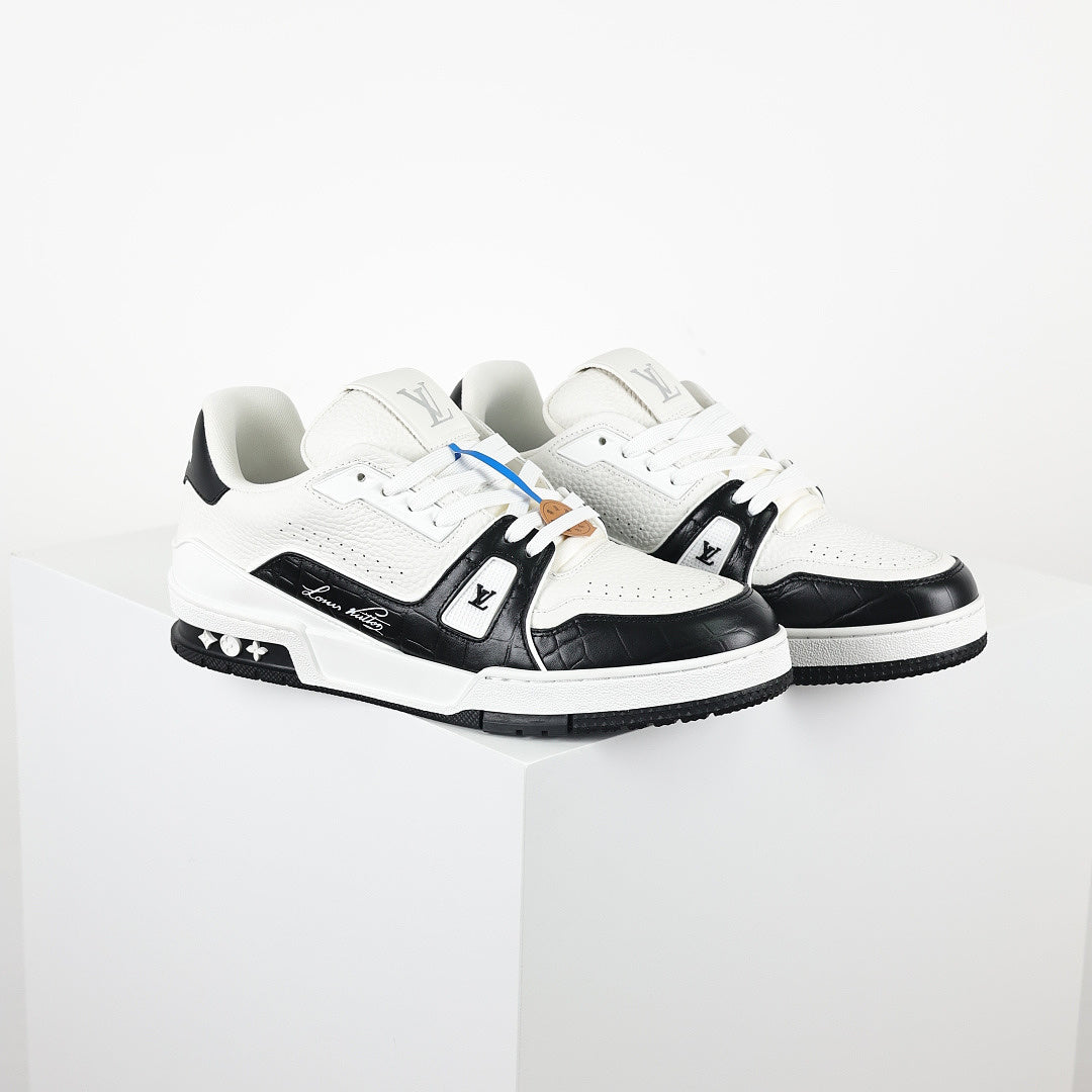 Louis Vuitton LV Trainer Sneaker - White & Black