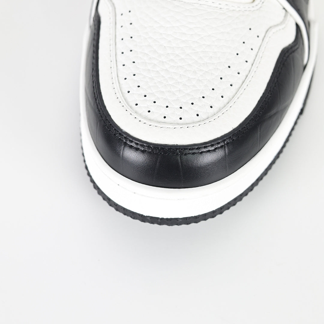 Louis Vuitton LV Trainer Sneaker - White & Black
