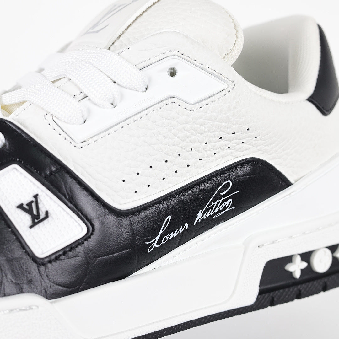 Louis Vuitton LV Trainer Sneaker - White & Black
