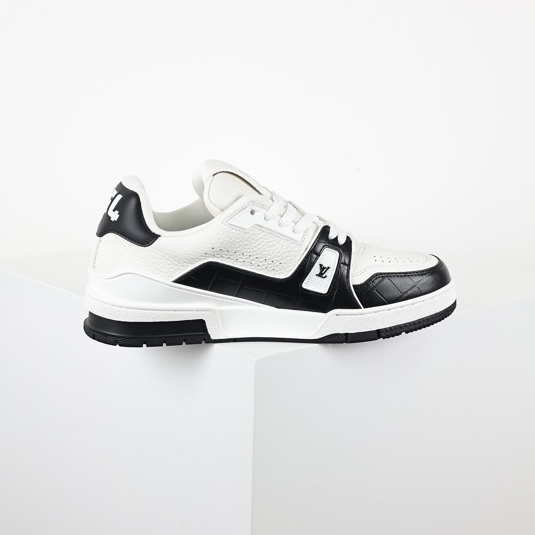 Louis Vuitton LV Trainer Sneaker - White & Black
