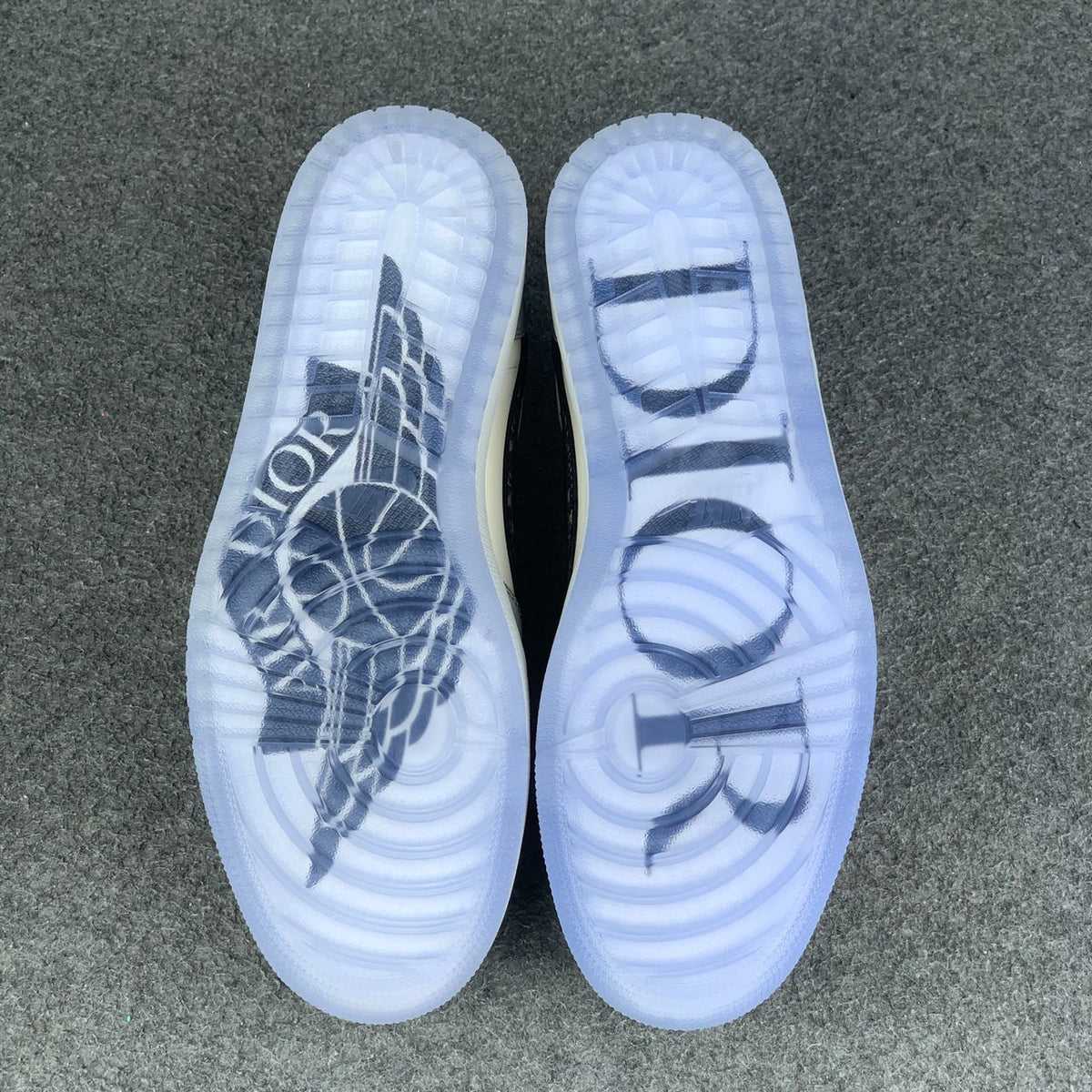 Air Jordan 1 Low OG × Dior | Beige & White