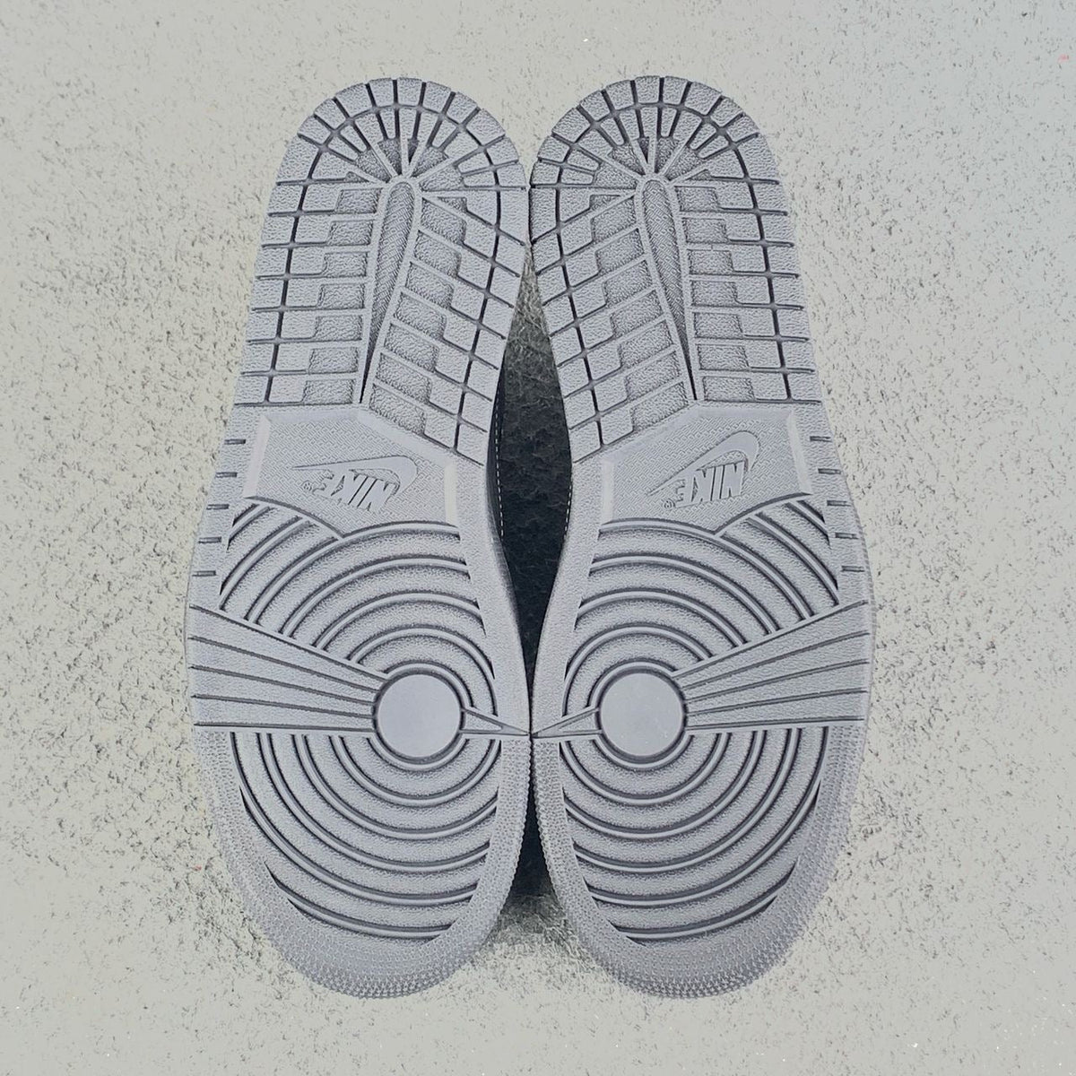 Air Jordan 1 Low OG SP – Travis Scott x Fragment Design | Black & White Stitch