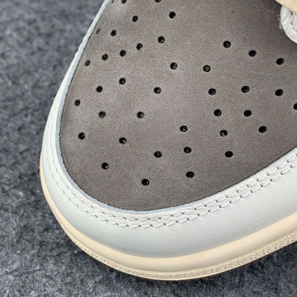 Air Jordan 1 Low OG SP – Travis Scott | Mocha & Sail